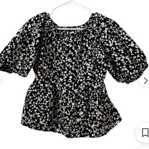 NWT Old Navy Black and White Ruffled Puff Sleeve Blouse Size Large